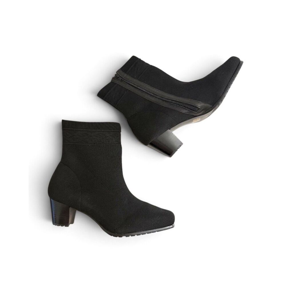 DAVID TATE Kalista Water Resistant Black Knit Bootie, NWOT! Size 13 WW